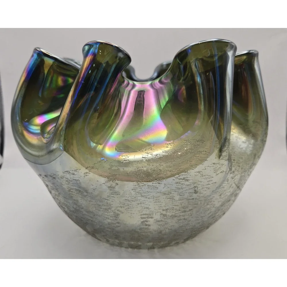 Vintage Carnival Vase Large Swung Or Pinched Rim‎ Bottom Textured Design